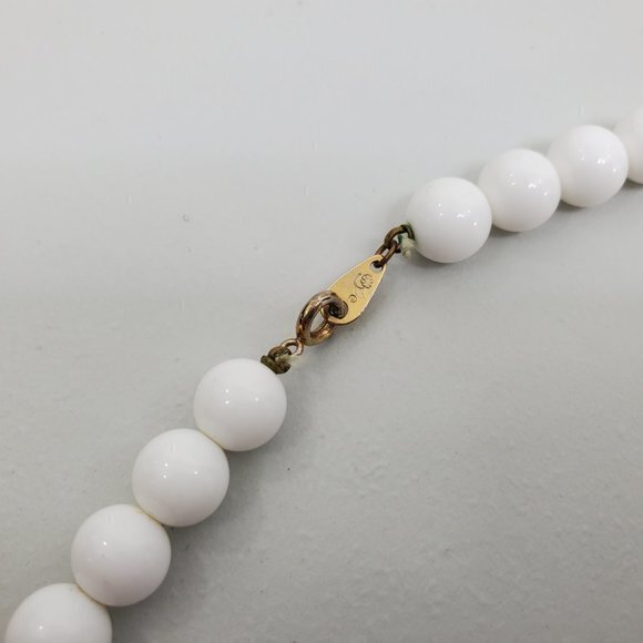 Oops A Daisy Beaded Necklace White Ball Long Stran - Picture 4 of 6